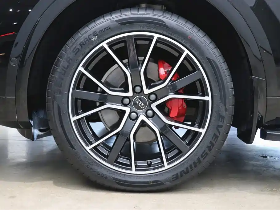 Audi Q5L 2023 45T Luxury Dynamic фото 30