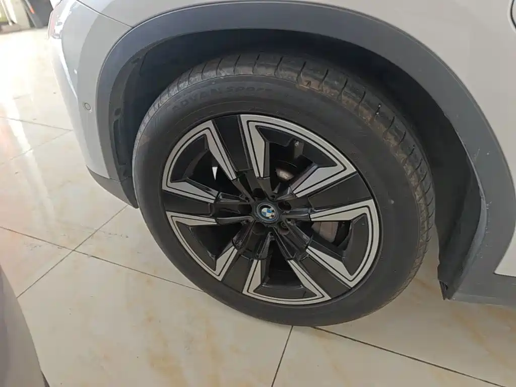 Фото 23 - BMW iX3
