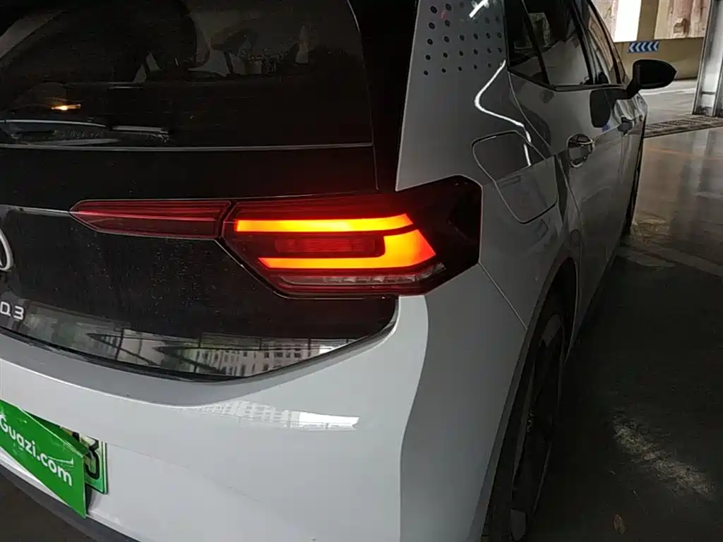 Volkswagen ID.3 2023 Pure Smart Edition фото 8