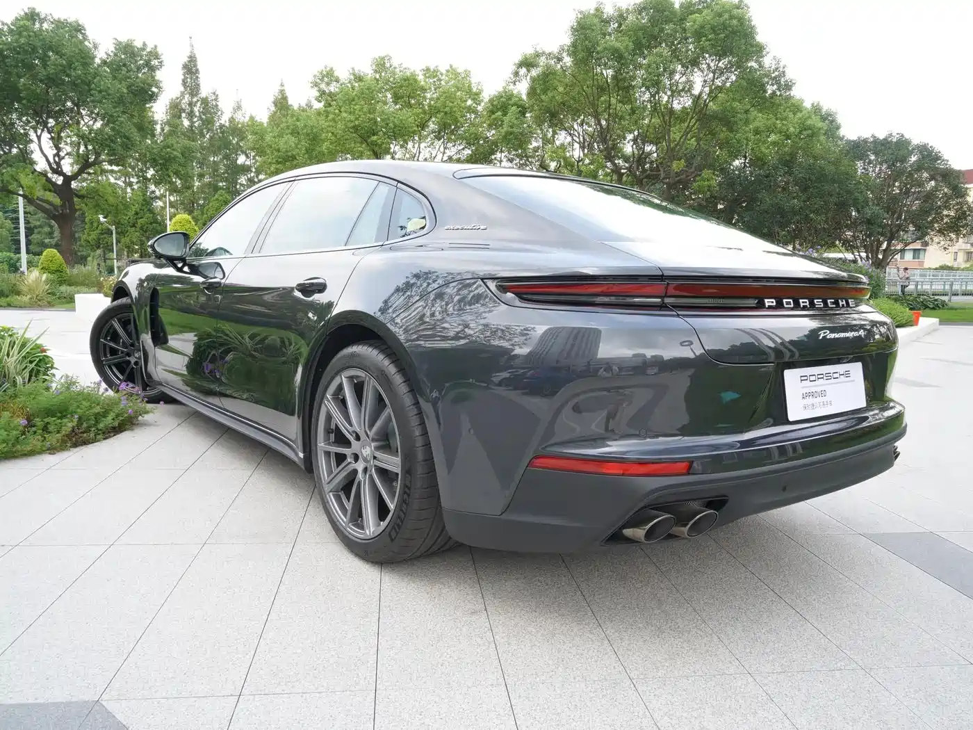 Porsche Panamera 2024 Panamera 4 Executive Long Wheelbase 2.9T фото 19