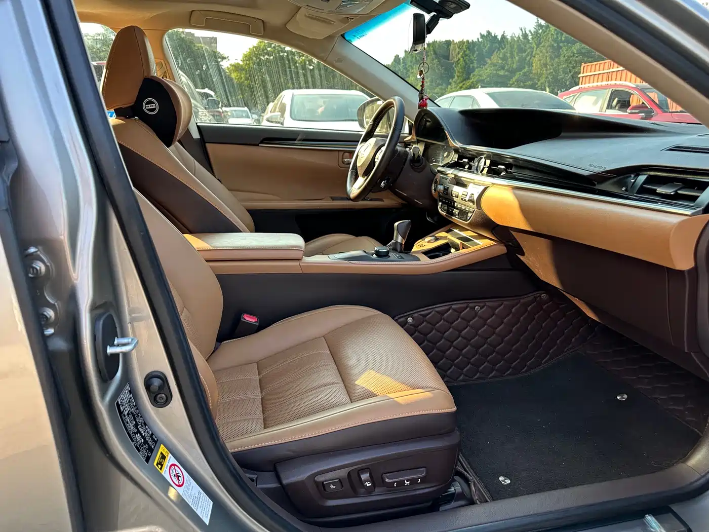 Lexus ES 2015 200 Elite Edition фото 12
