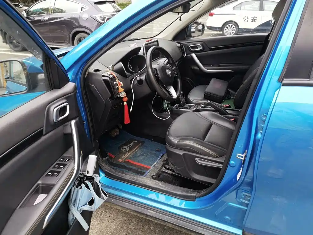 Dongfeng Aeolus Dongfeng Fengshen AX4 2019 2017 1.6L DCT Trendy