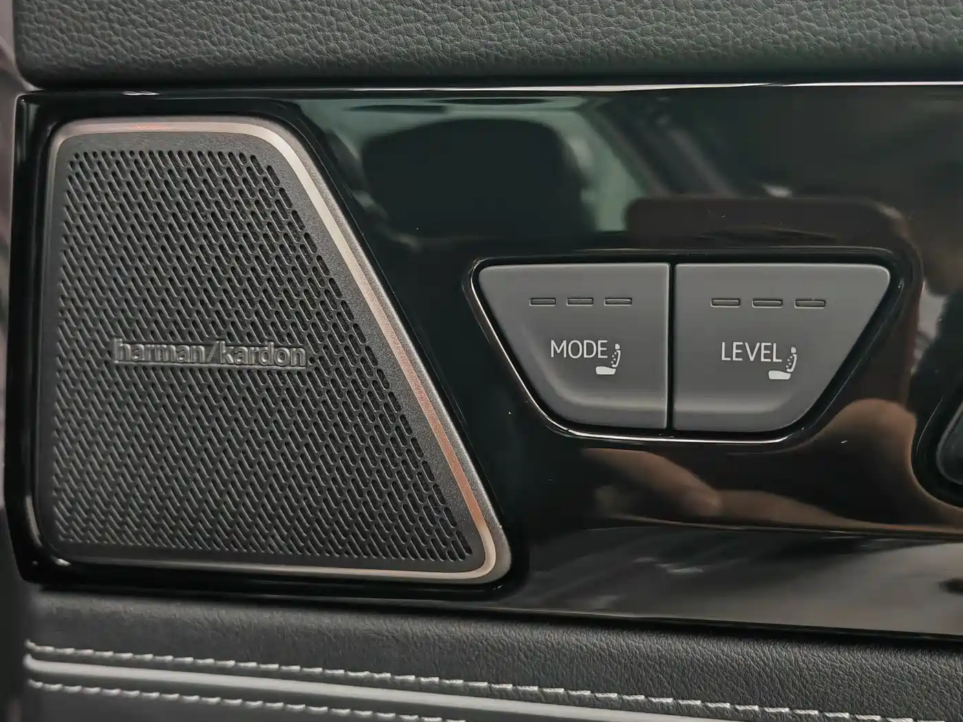 Volkswagen Passat 2025 Model Pro 380TSI Starlight Dragon Premium Edition фото 5
