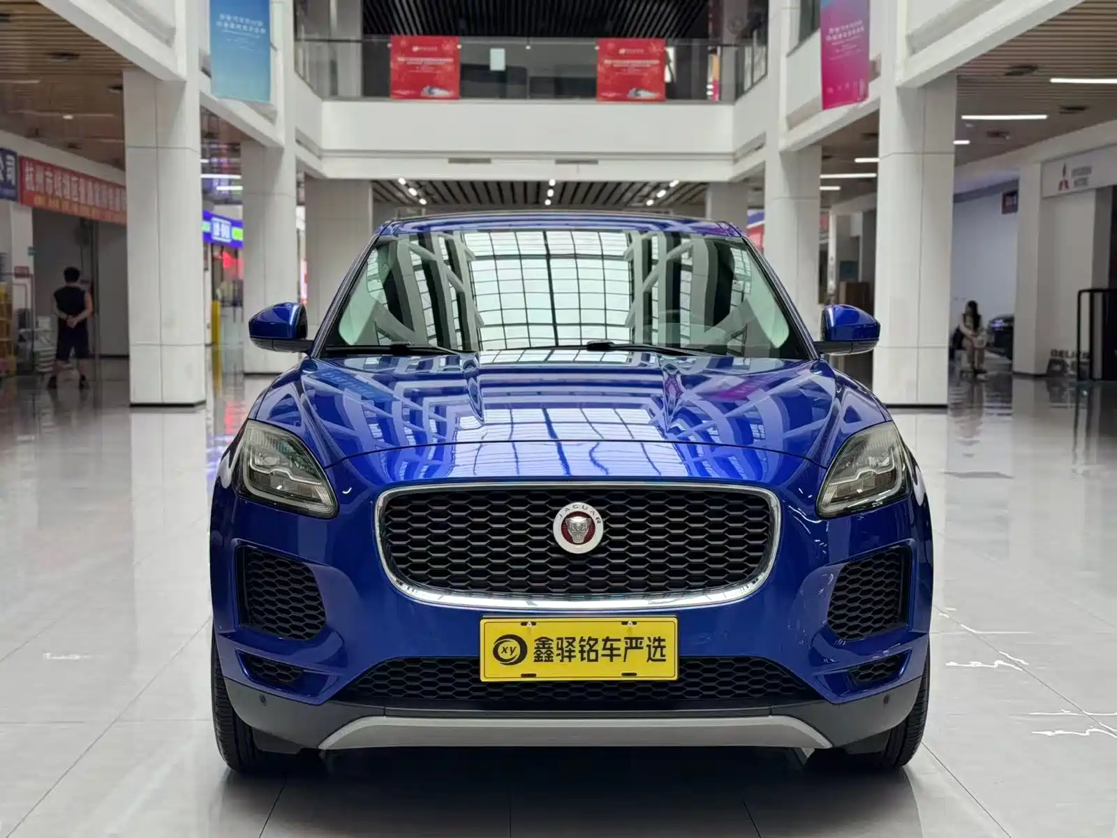 Фото 2 - Jaguar E-PACE