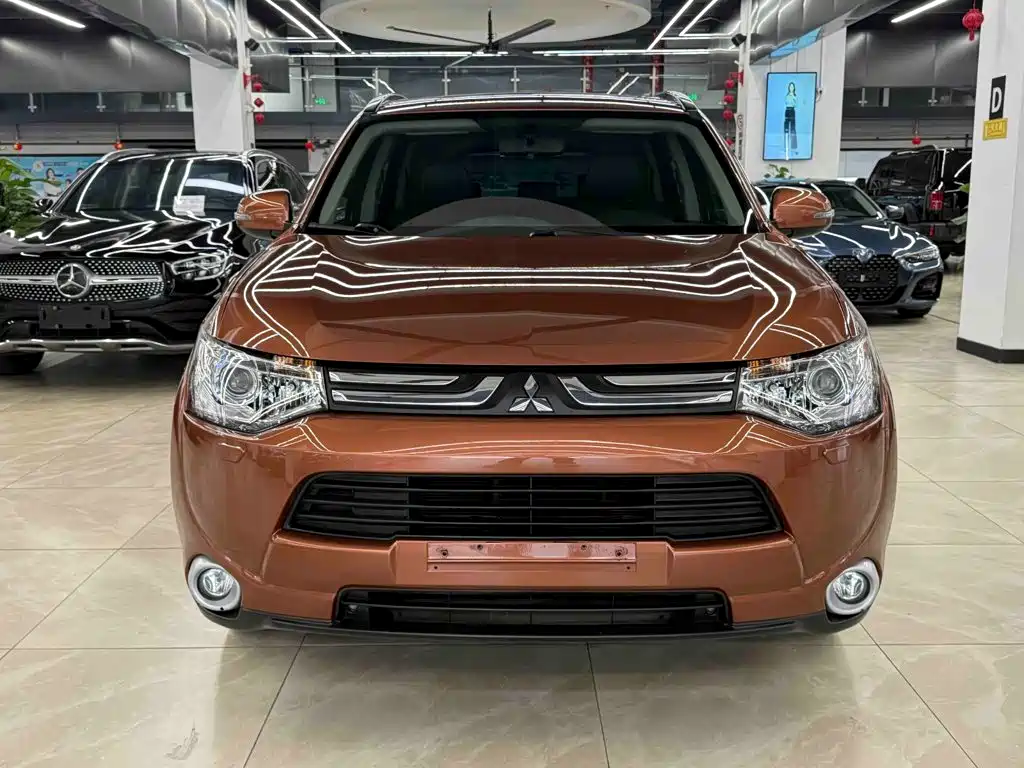 صورة 2 - Mitsubishi Outlander (Import)