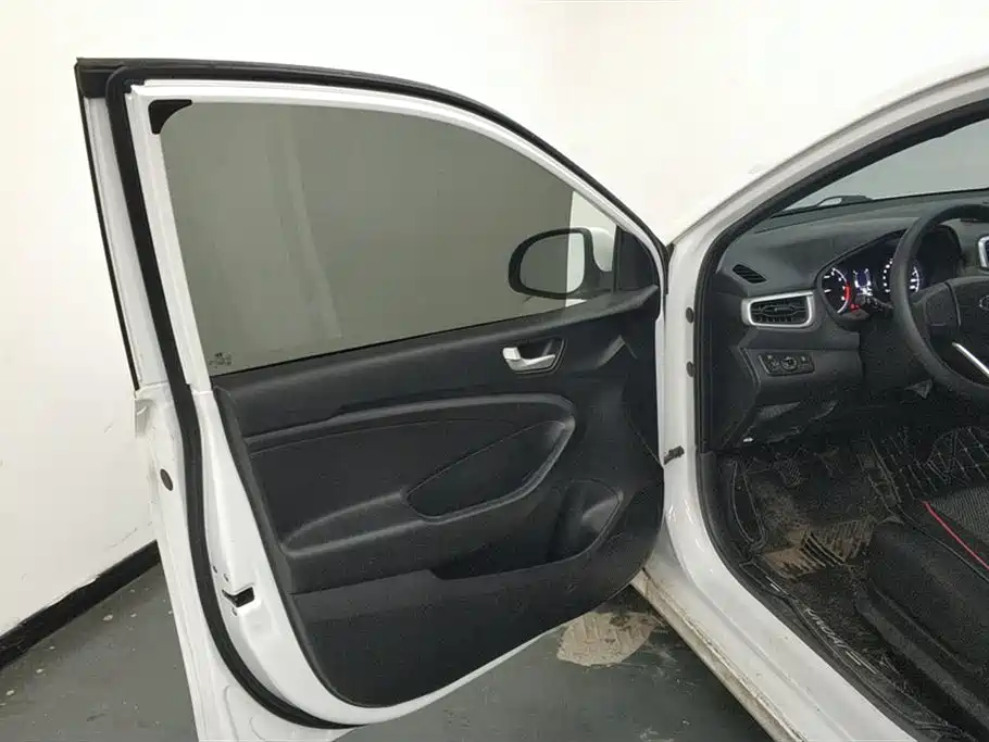 Hyundai Verna 2020 1.4L Manual GL Renewal Edition фото 7