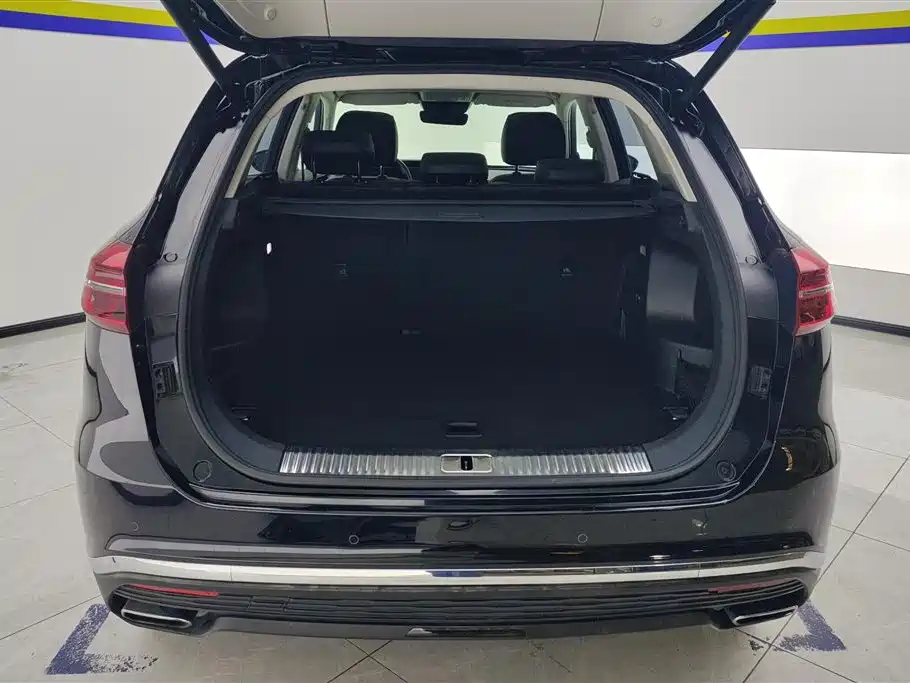 Hongqi HS5 2022 Facelift 2.0T Smart Flag Enjoyment Edition фото 4