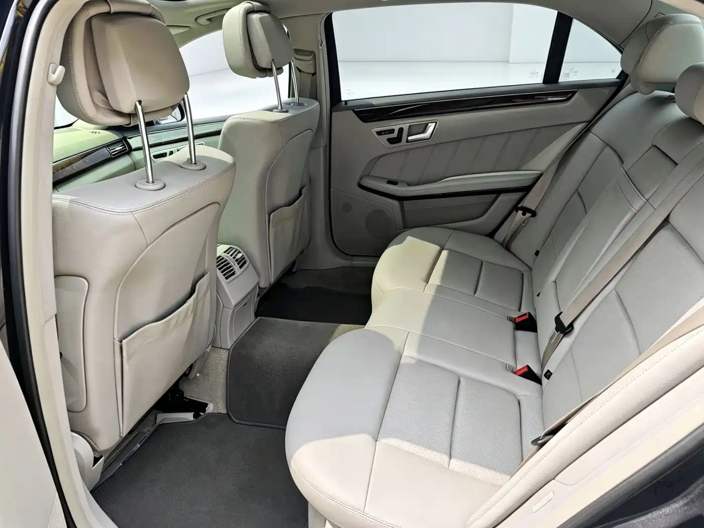 Mercedes-Benz E-Class 2012 E 200 L CGI Elegance фото 8