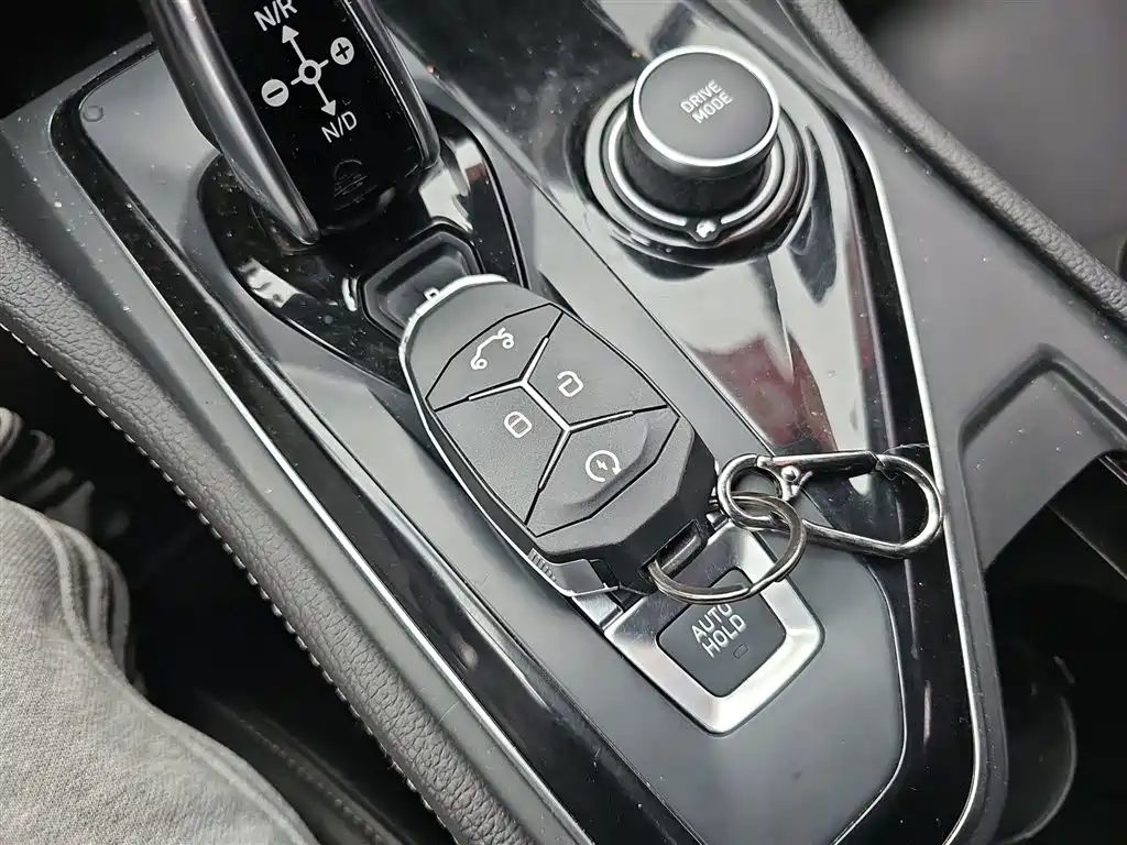Lynk & Co 03 2021 2.0TD Auto Jin Plus фото 8