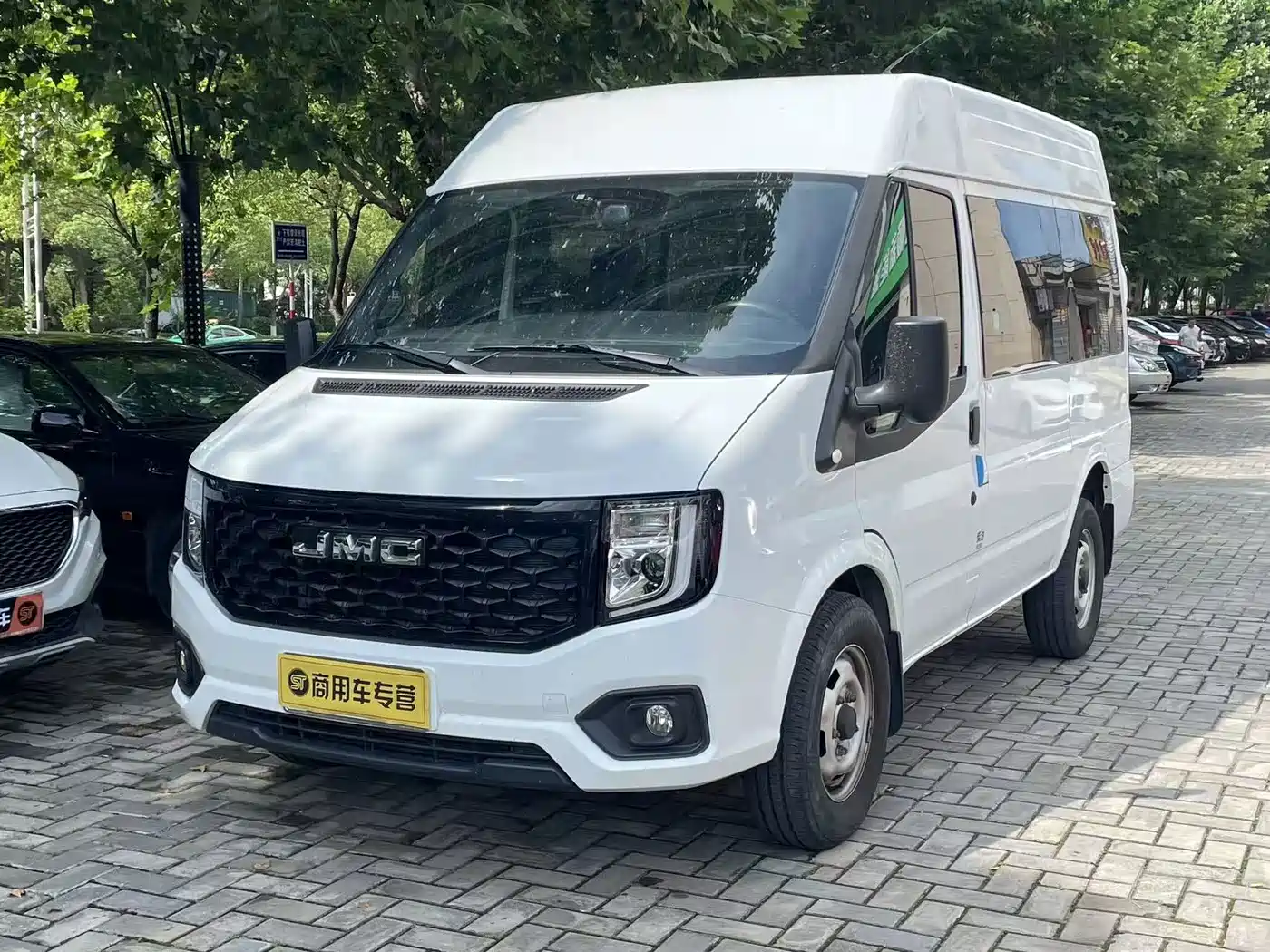 Jiangling JMC Fushun 2023 2.0T Manual Short Wheelbase Medium Roof Commercial Multi-Purpose Vehicle 6-Seater