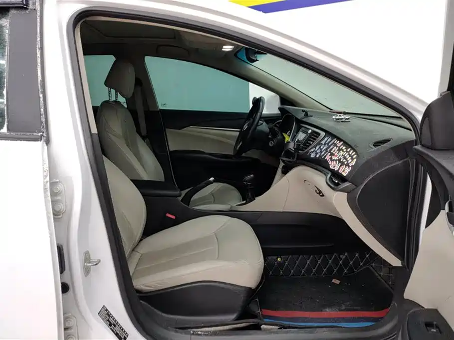 Buick Excelle 2019 15T Manual Elite Type China VI фото 8
