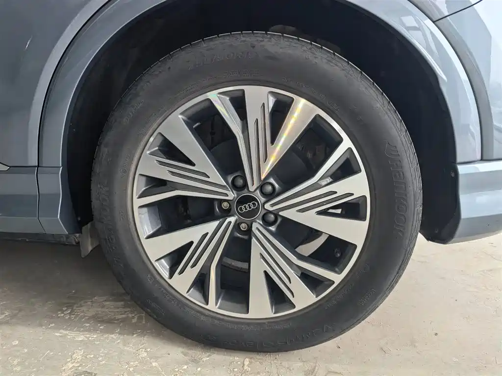 Audi Q4 e-tron 2024 40 e-tron Pioneer Edition фото 13