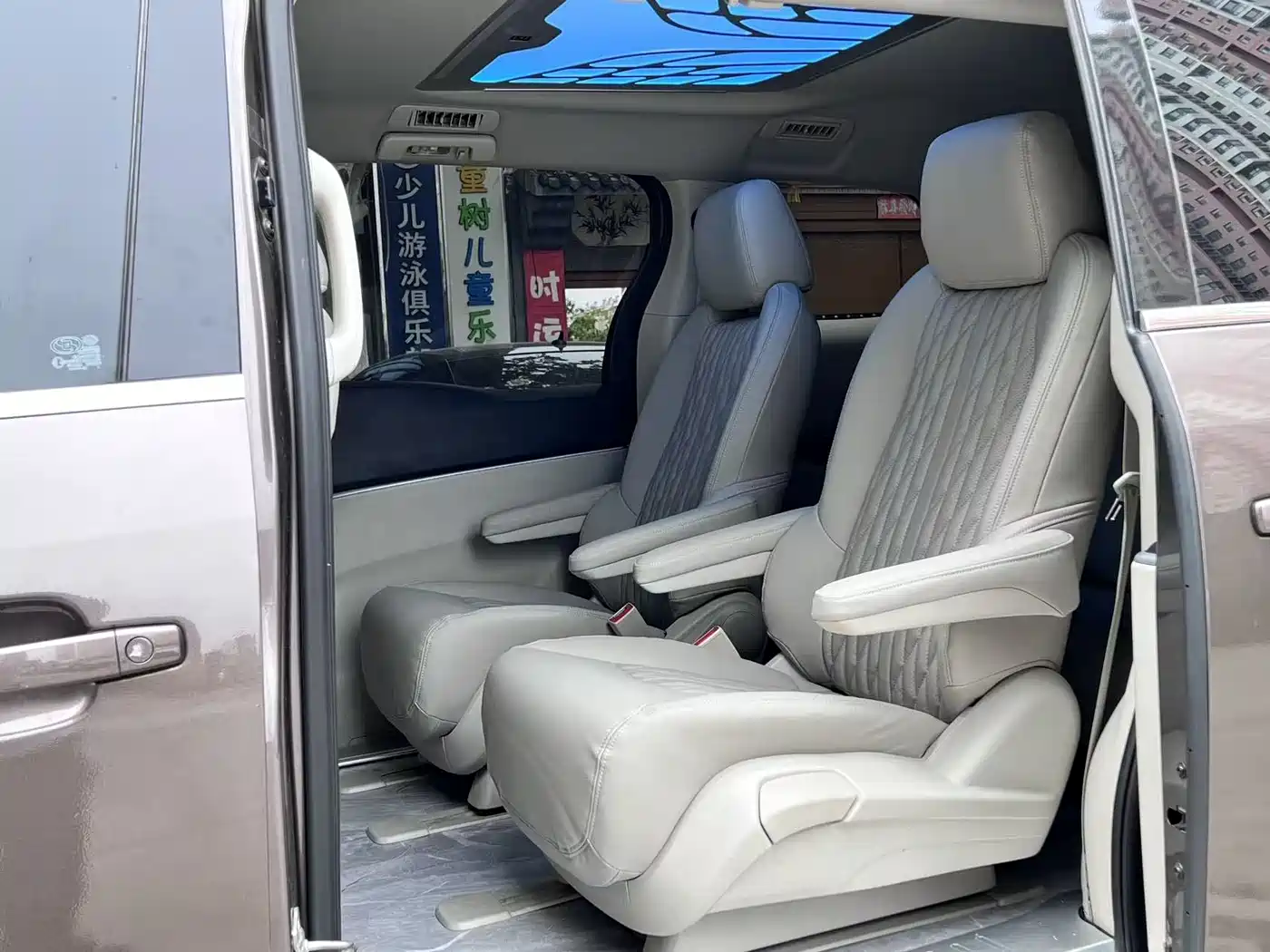 Buick GL8 2022 Land Business Class 652T Luxury фото 5