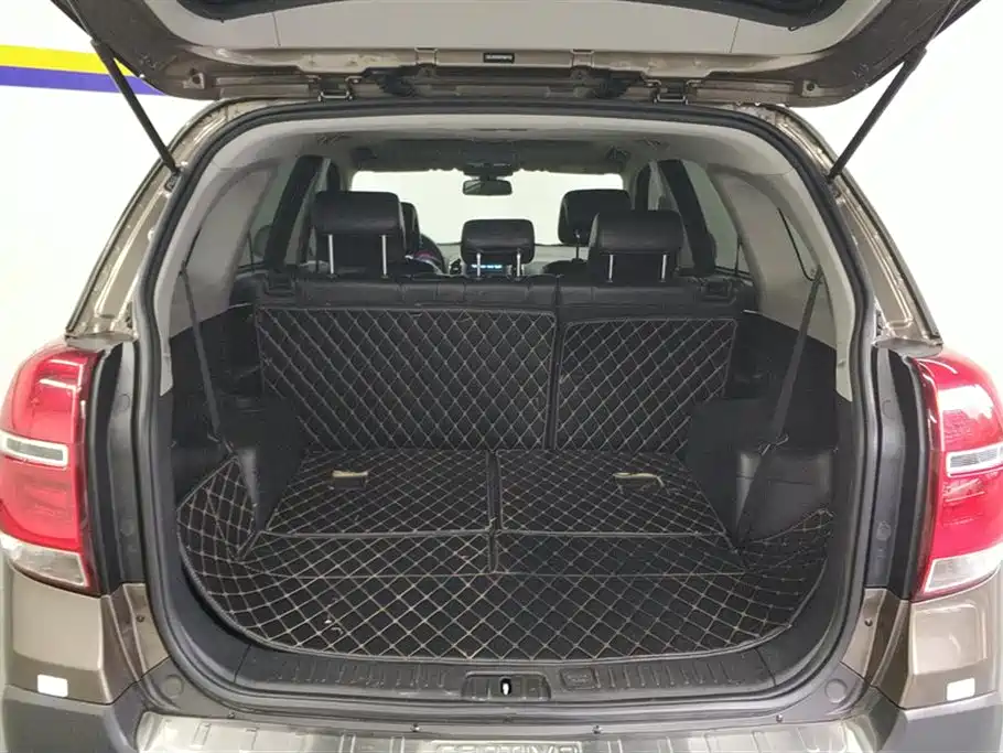 Chevrolet Captiva 2015 2.4L 2WD Urban Edition 7-seater фото 4