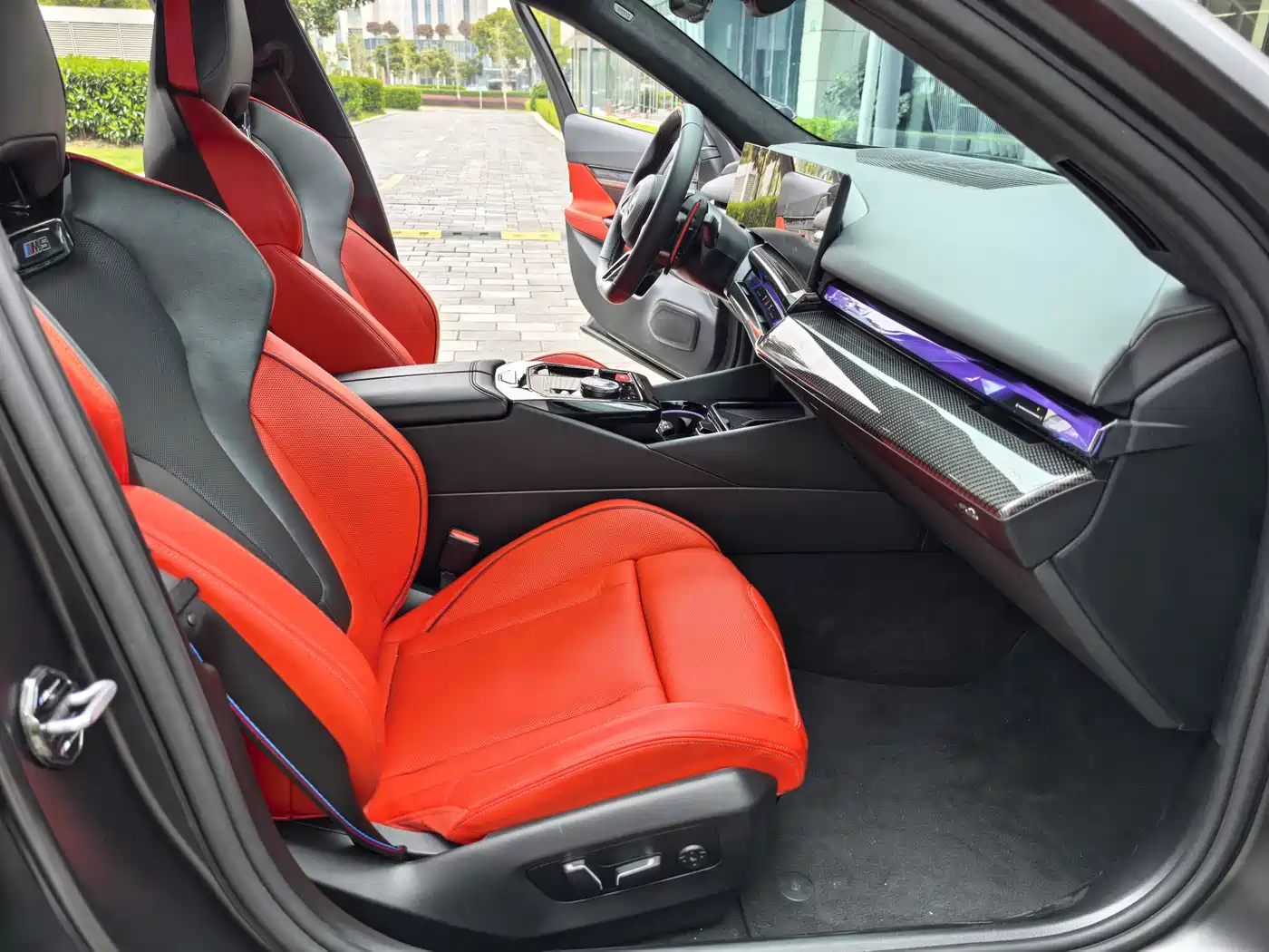 BMW M5 New Energy 2025 M5 фото 17