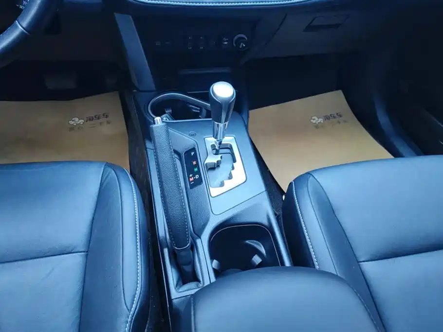 Toyota RAV4 Rongfang 2016 2.0L CVT 2WD Smart (China V) фото 16