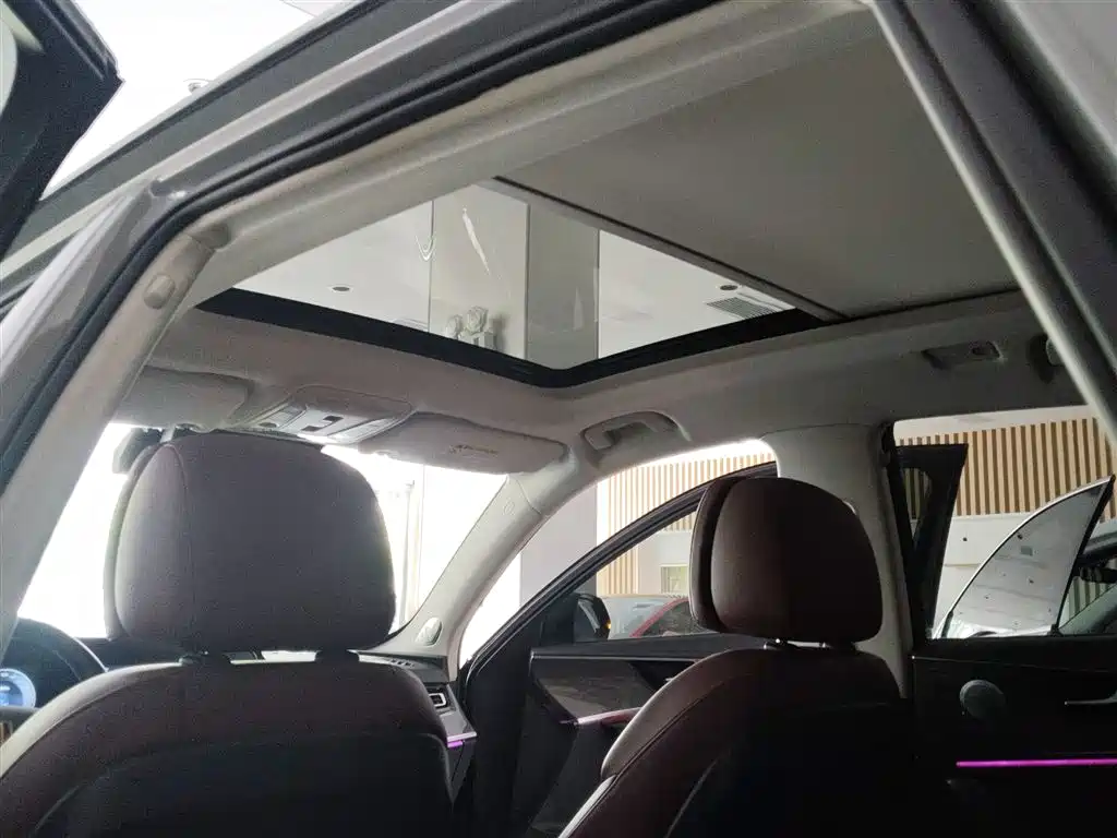 Hongqi HS5 2023 2.0T 4WD Flag Leader Pro фото 14
