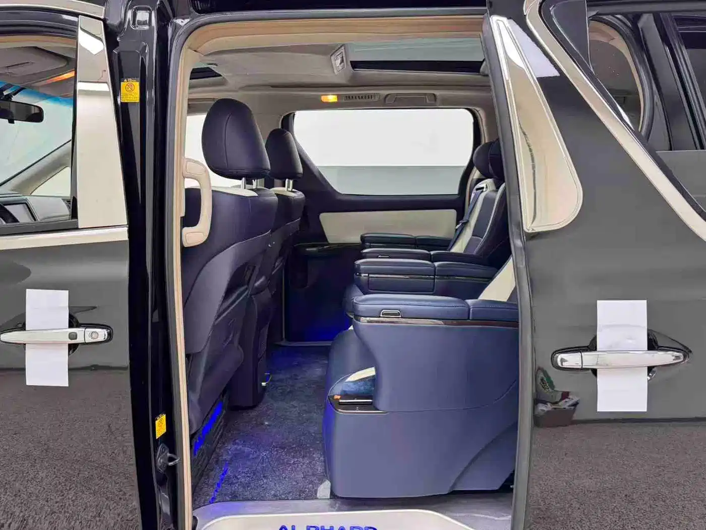 Toyota Alphard 2012 3.5L Luxury Edition фото 9