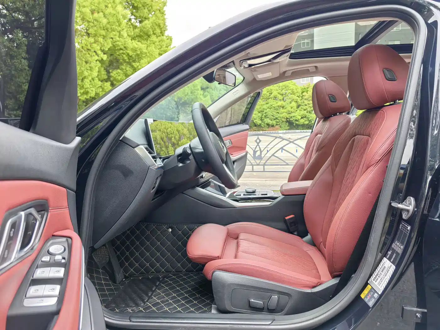 BMW i3 2024 eDrive 35 L фото 11