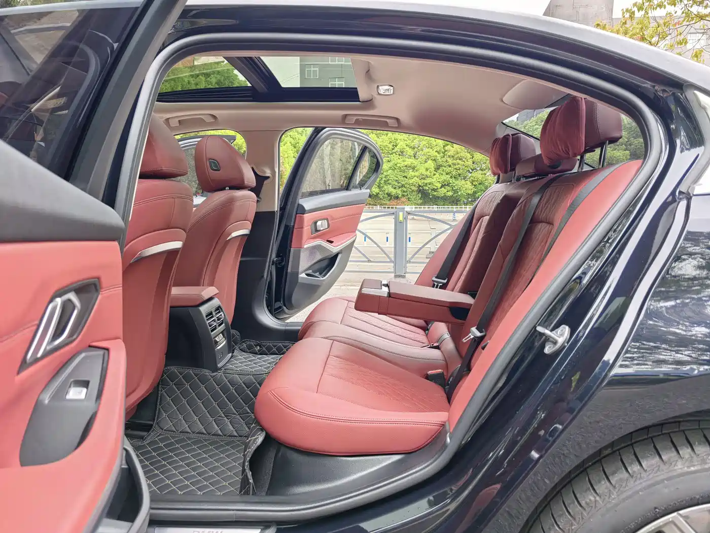 BMW i3 2024 eDrive 35 L фото 13