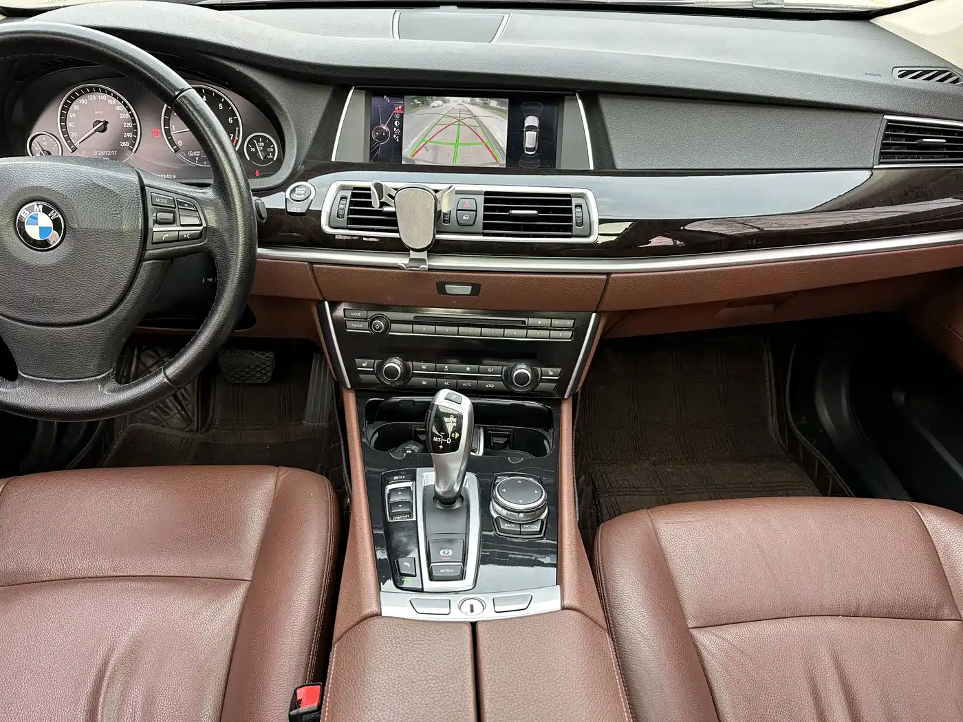 BMW 5 Series GT 2014 528i Leading фото 7