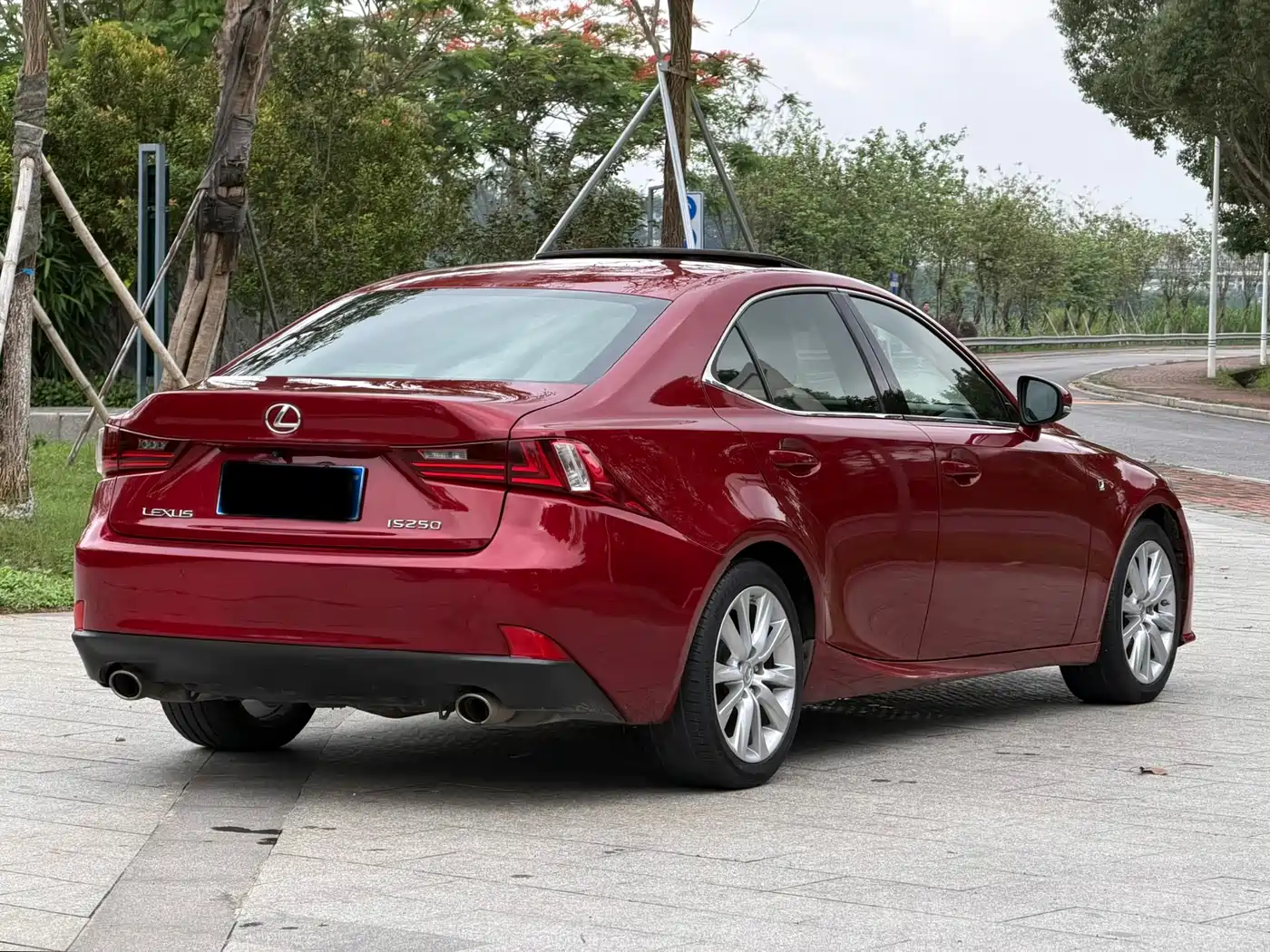 Фото 9 - Lexus IS