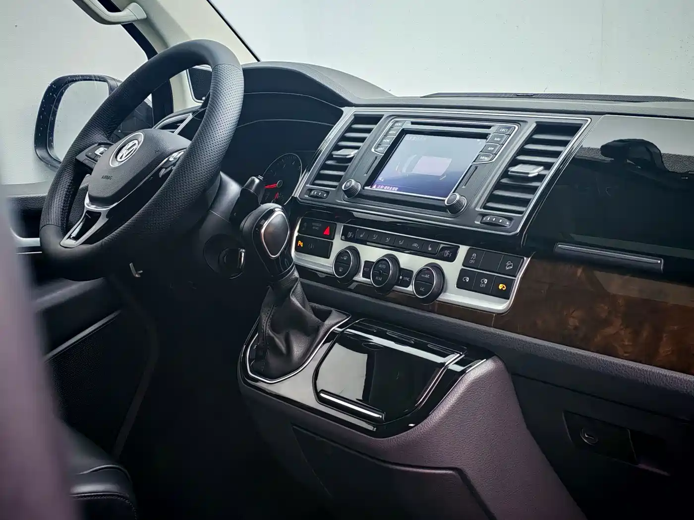 Volkswagen Multivan 2020 2019 2.0TSI 4WD Premium 7-seater
