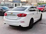 Photo 5 - Chevrolet Cruze