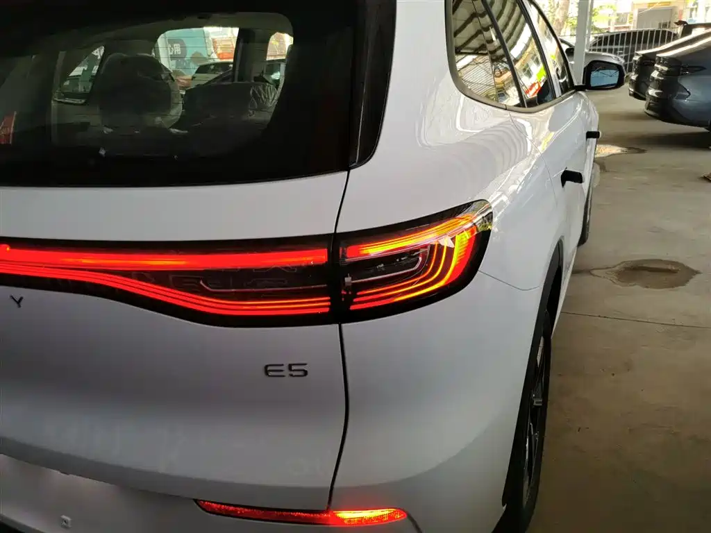 Geely Galaxy Galaxy E5 2026 530km Voyager Edition фото 8
