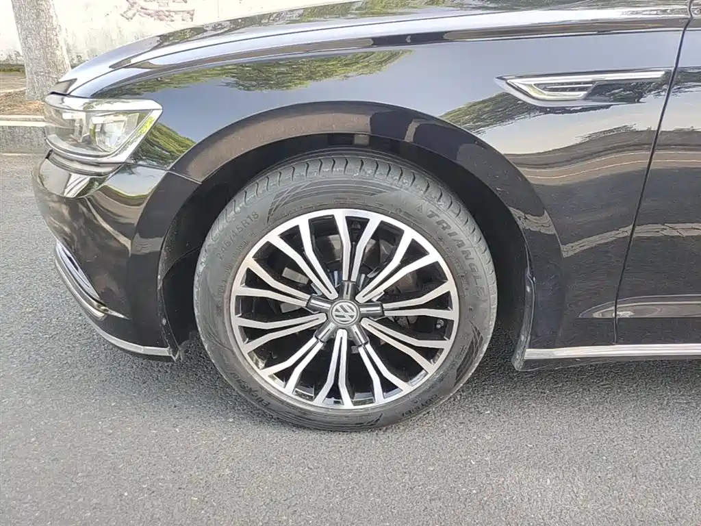 Volkswagen Phideon 2018 Facelift 380TSI FWD Business фото 23