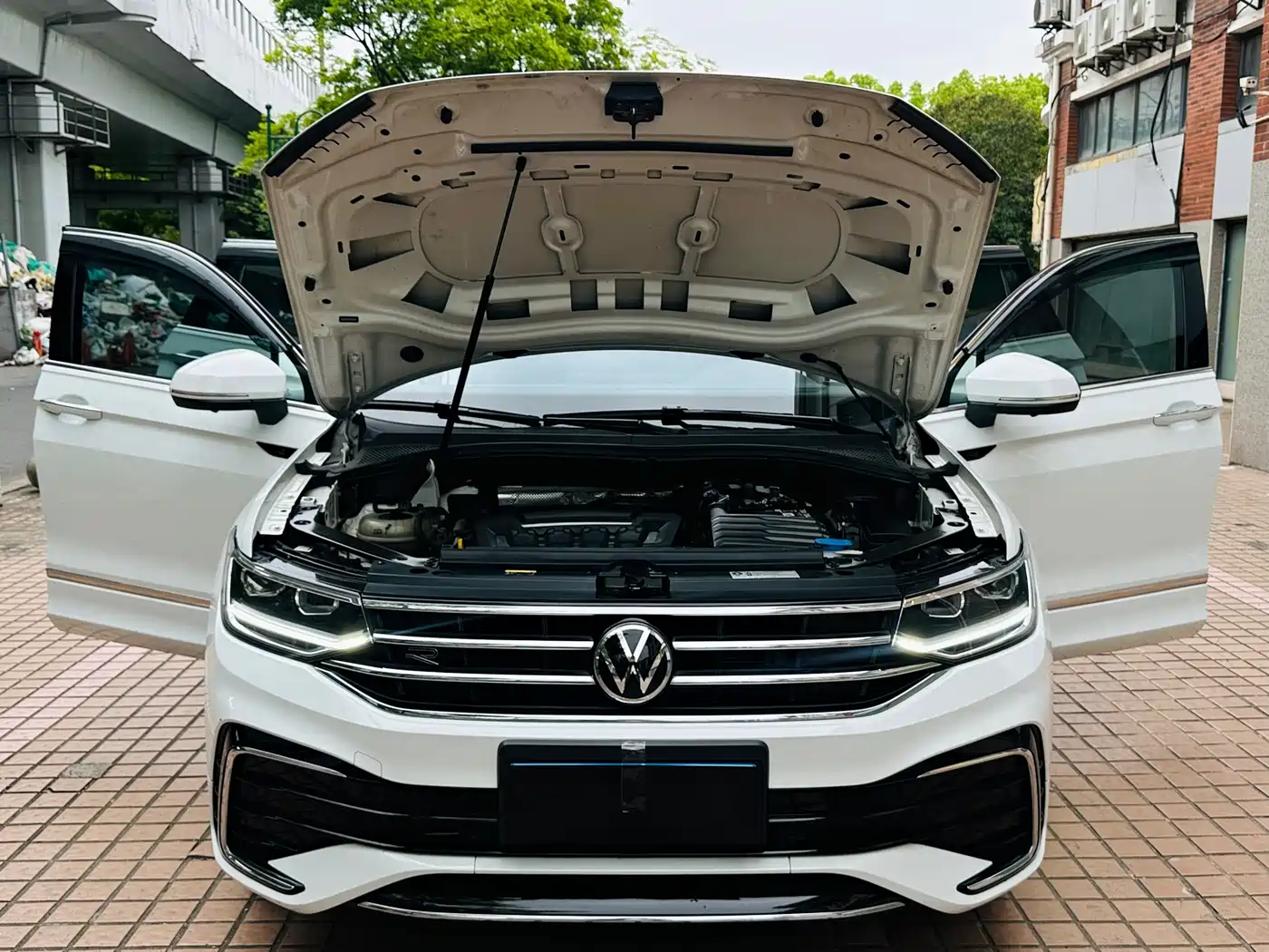 Volkswagen Tiguan L 2024 330TSI Automatic 2WD R-Line Premium Enjoyment Edition фото 19