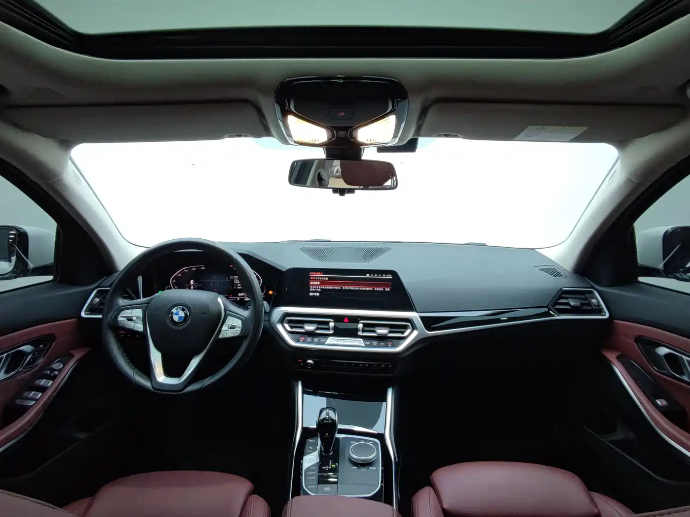 BMW 3 Series 2022 320i Sport Package фото 8