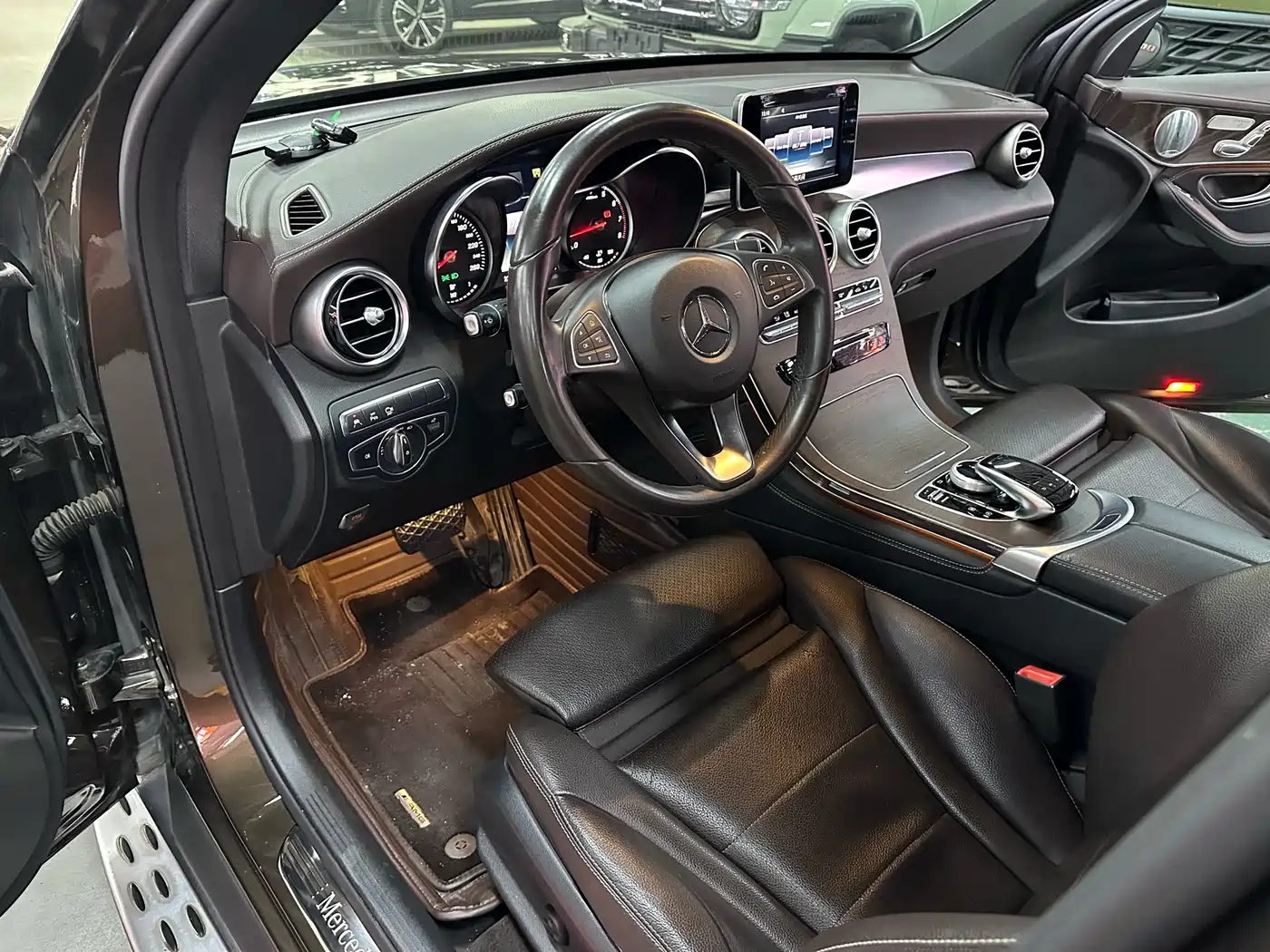 Mercedes-Benz GLC 2017 GLC 300 4MATIC Dynamic фото 8