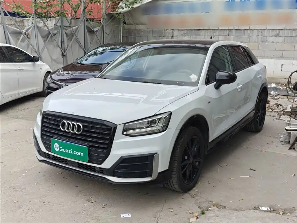Audi Q2L 2020 35 TFSI Progressive Dynamic Model