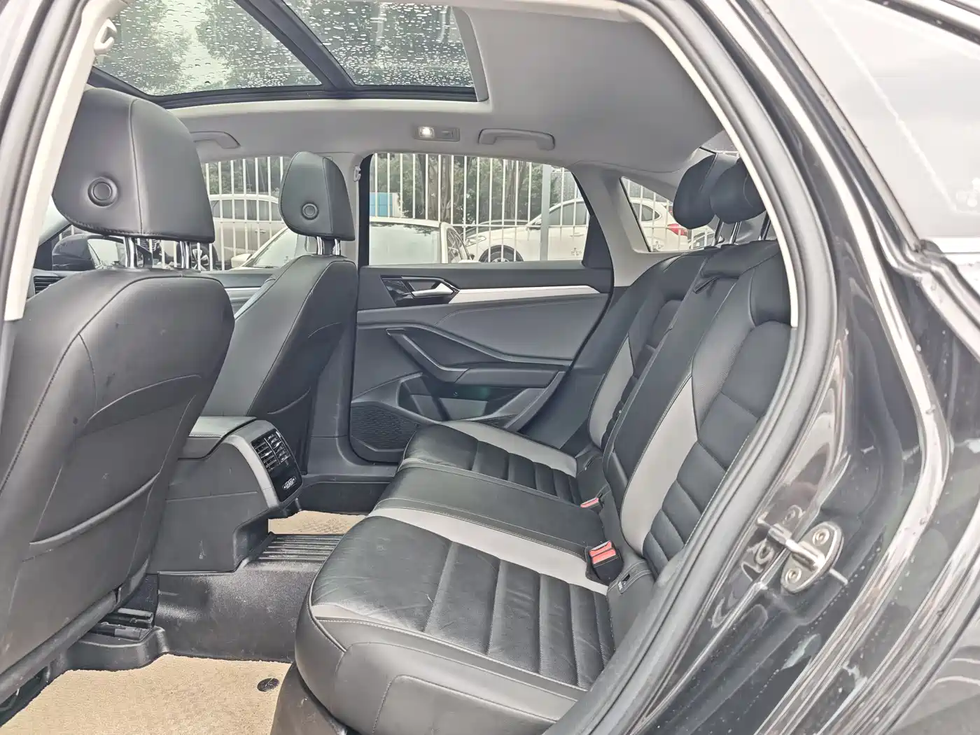 Volkswagen Sagitar 2022 280TSI DSG Surpassing Edition фото 17