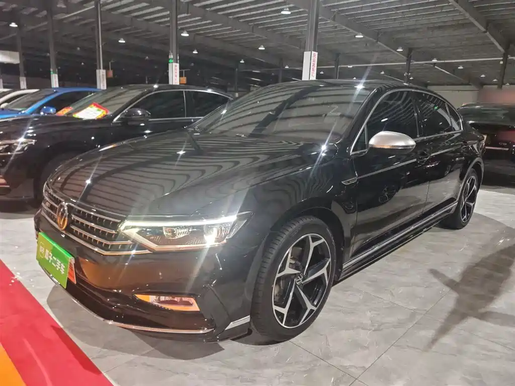 Volkswagen Magotan 2023 2 Million Units Anniversary Edition 330TSI DSG Leading Type