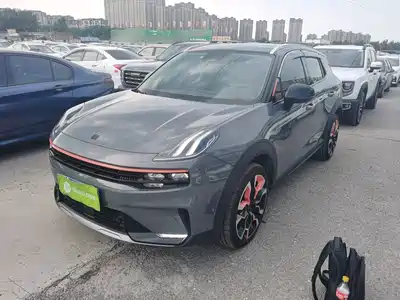 Lynk & Co 06
