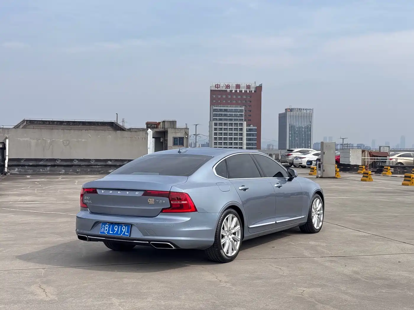 Фото 4 - Volvo S90