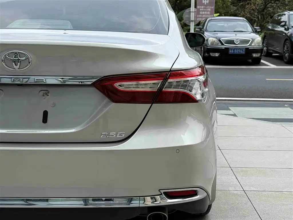 Toyota Camry 2023 2.5G Luxury Edition фото 12
