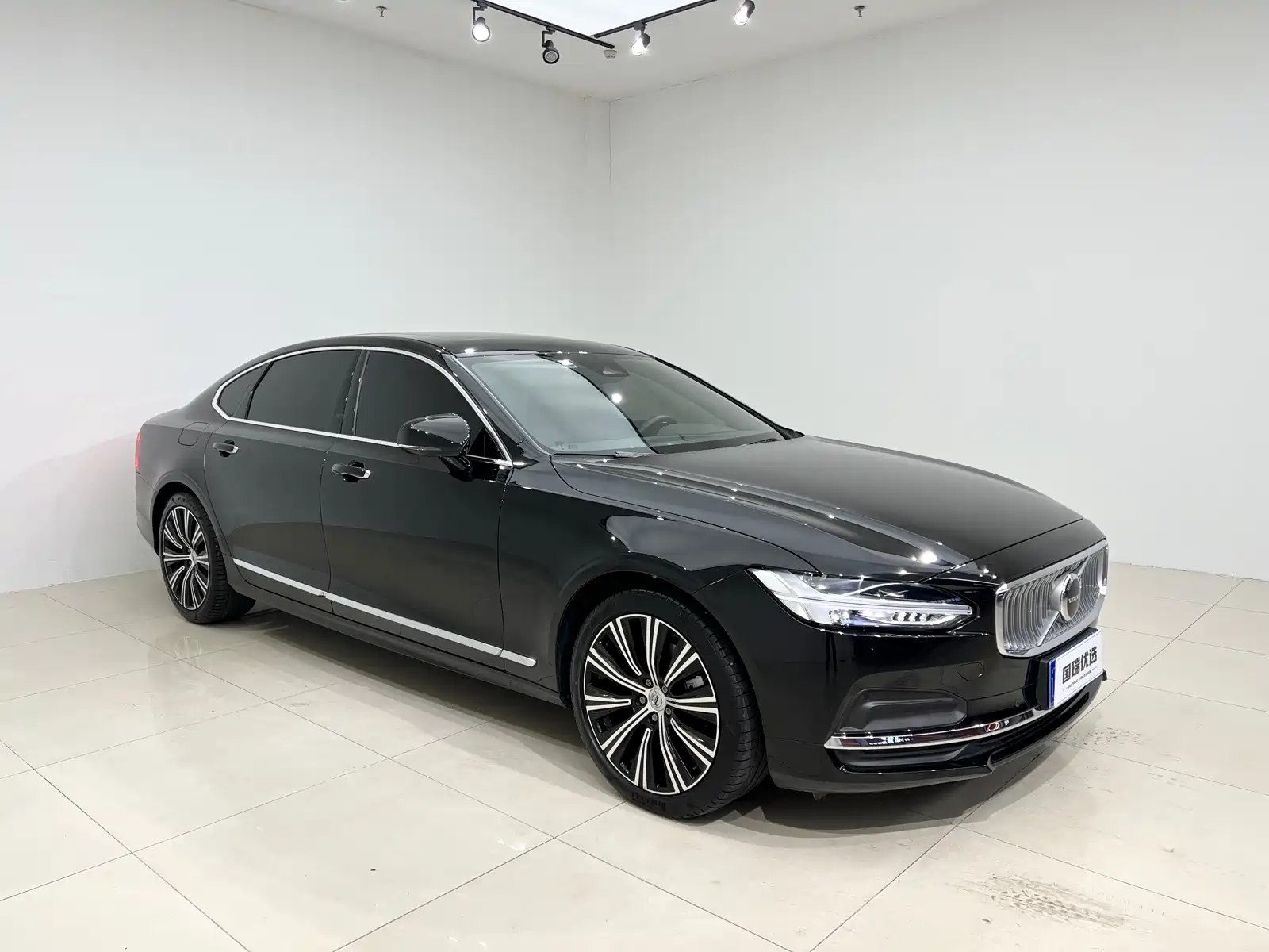 Фото 3 - Volvo S90