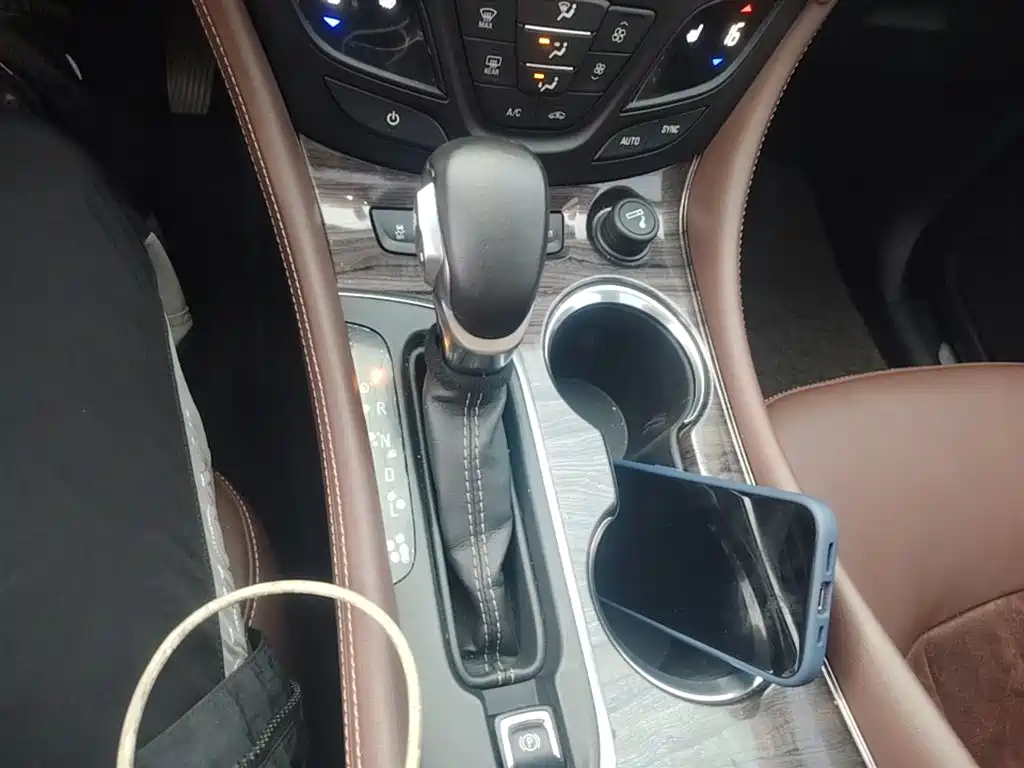 Buick Envision Plus 2017 28T AWD Elite фото 14