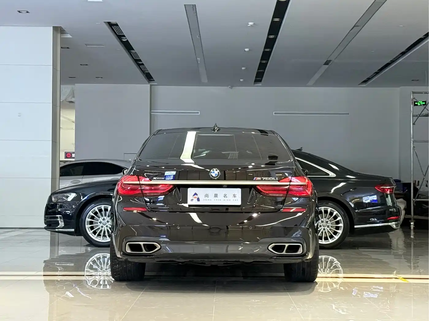 BMW 7 Series 2018 M760Li xDrive фото 18