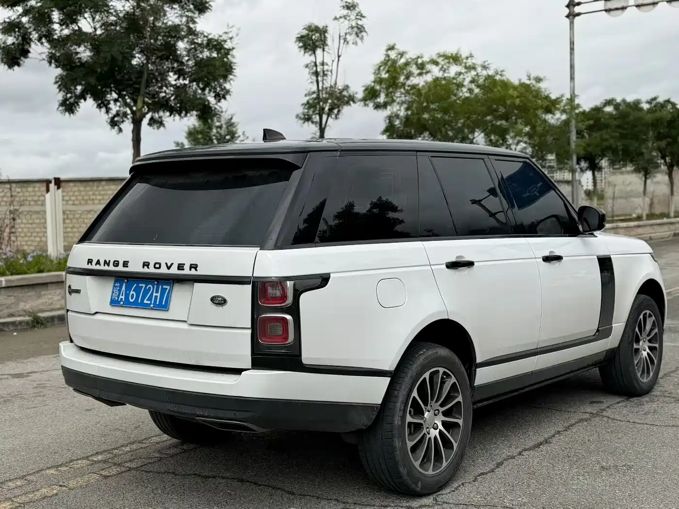Photo 9 - Land Rover Range Rover