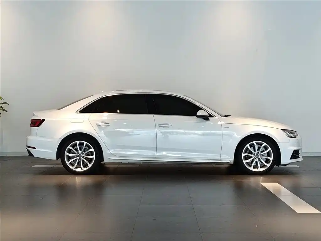 Audi A4L 2018 30th Anniversary 40 TFSI Fashion фото 3