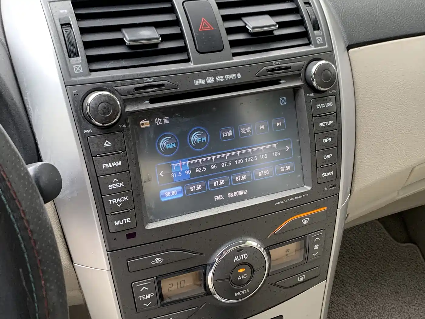Toyota Corolla 2011 Model 1.8L CVT GLX-i фото 9