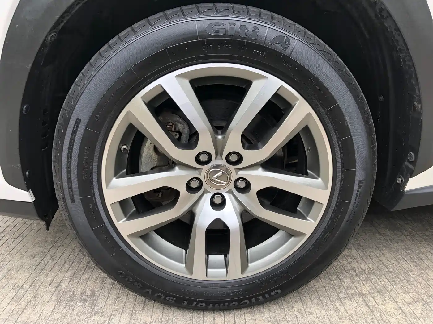 Lexus NX 2015 300h AWD F SPORT фото 23
