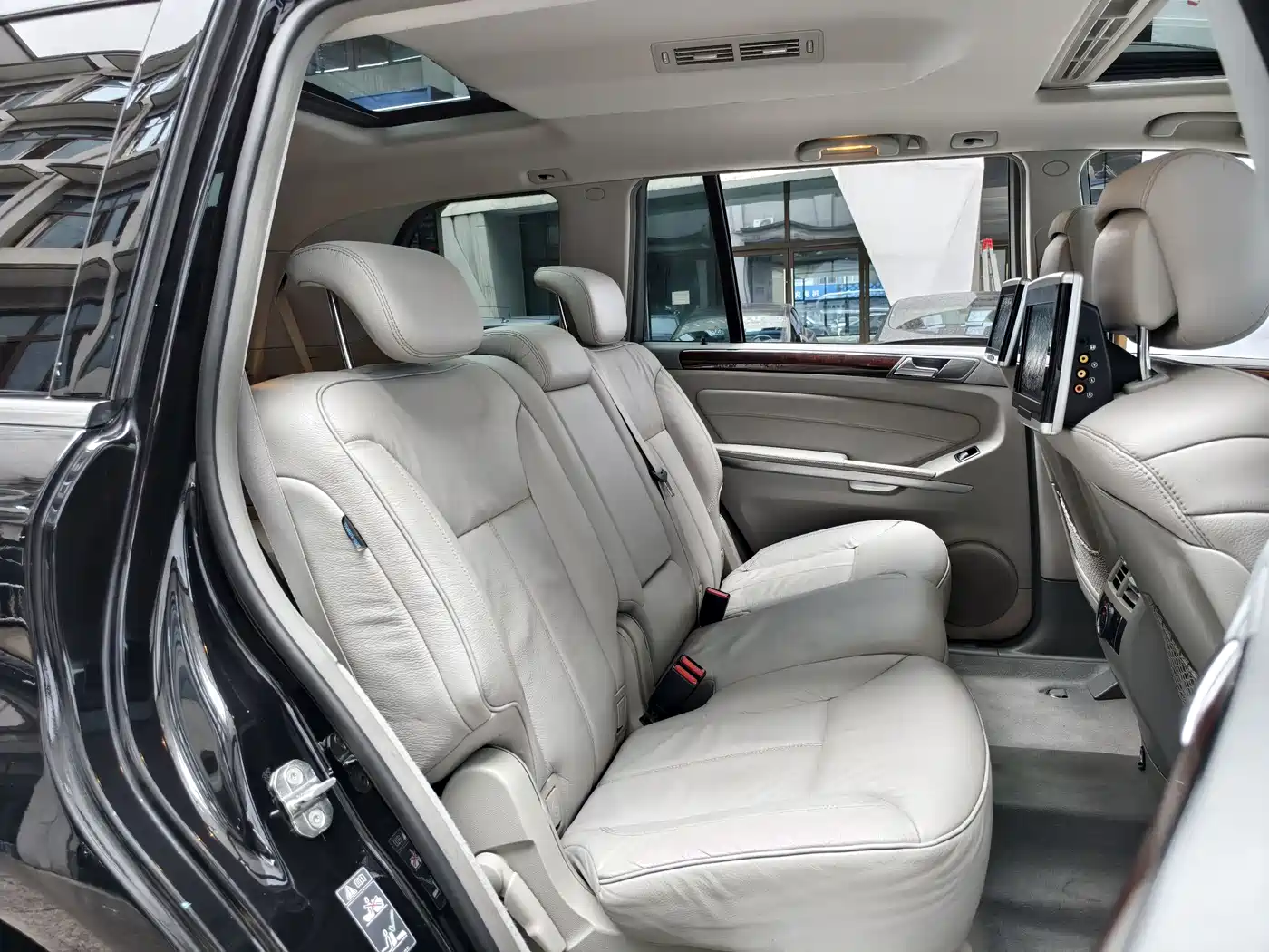 Mercedes-Benz GL-Class 2011 GL 450 4MATIC Premium фото 12