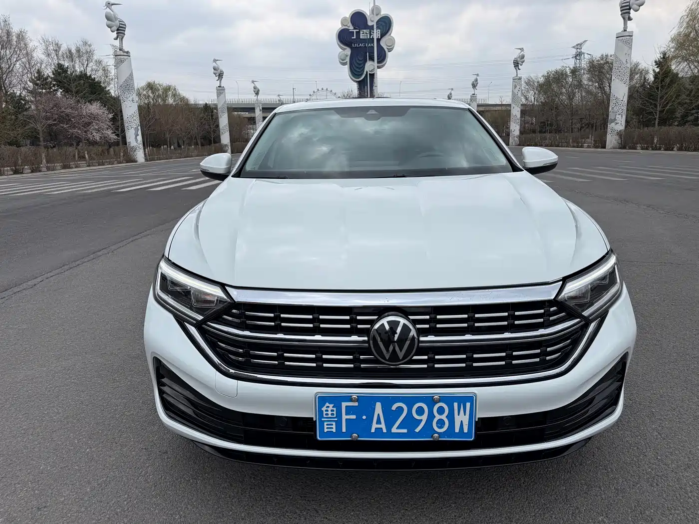 Volkswagen Sagitar 2024 300TSI DSG Surpass Edition