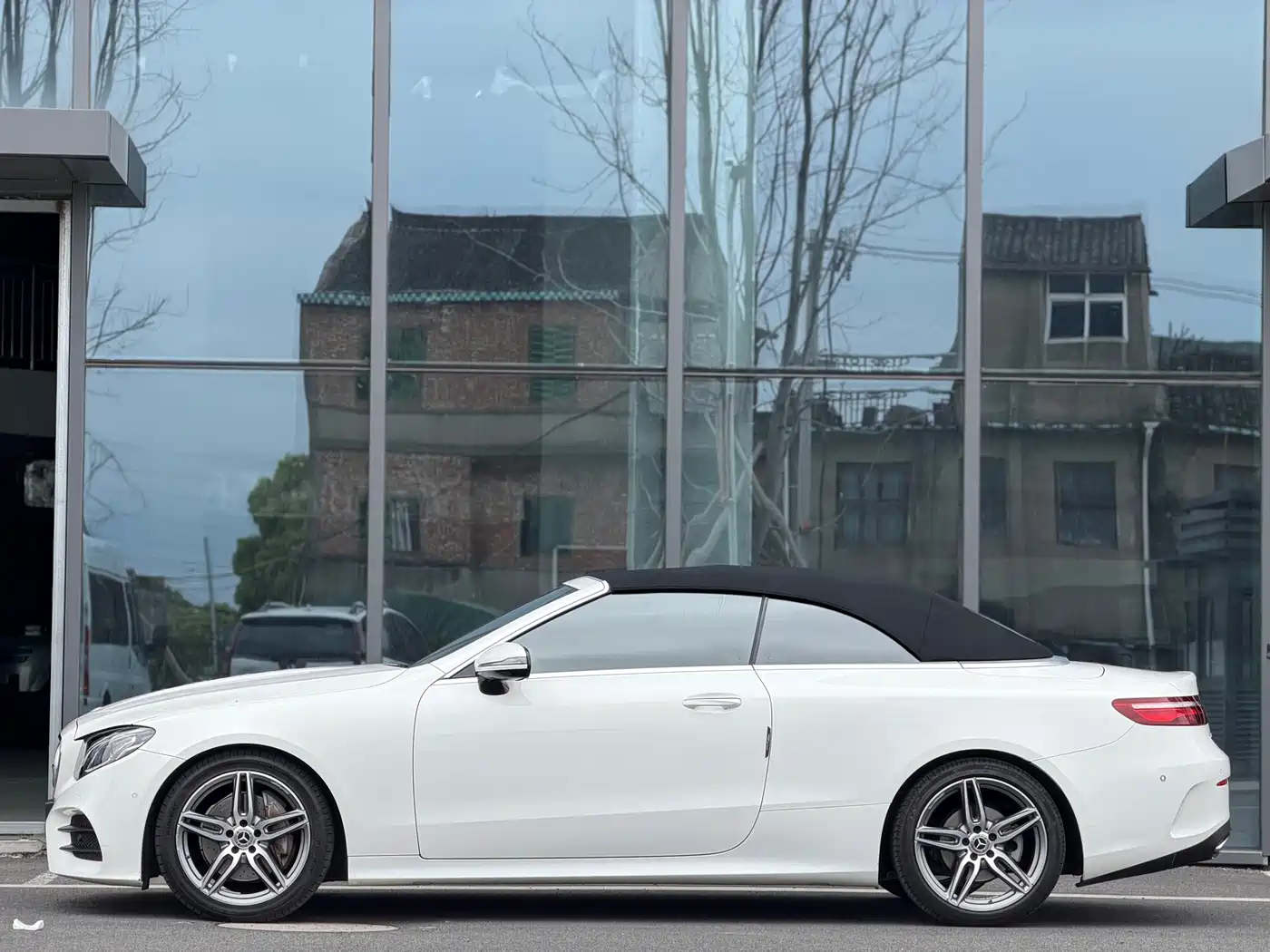 Mercedes-Benz E-Class (Import) 2020 E 260 Convertible Coupe фото 3