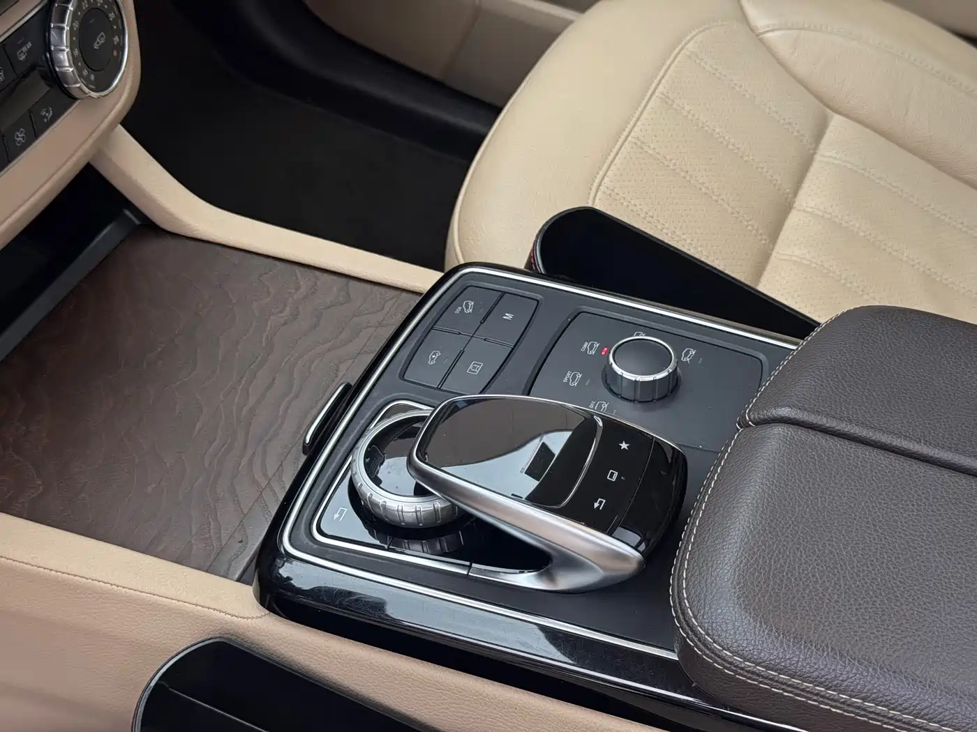 Mercedes-Benz GLE 2015 GLE 400 4MATIC фото 12